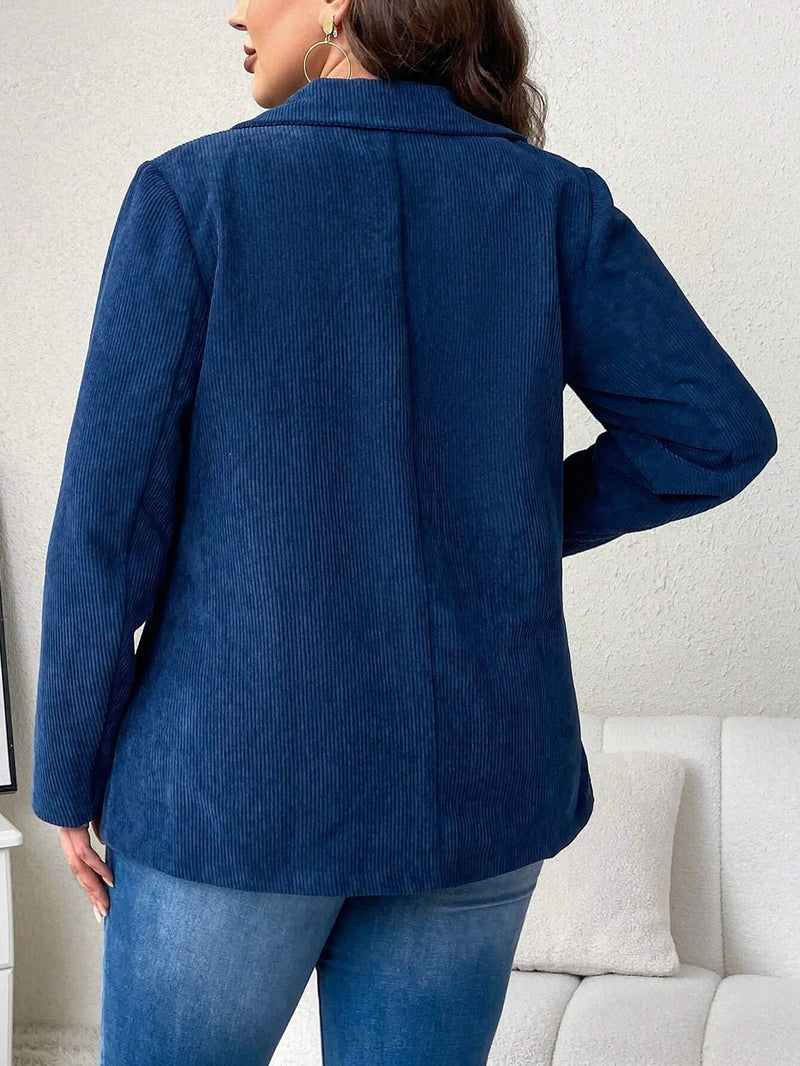 Blazer Alongado Moderno Plus Size - tassiniSKU_1713755646358_310tassinitassini(A006)1713755646358/414Blazer Alongado Moderno Plus Azul MarinhoGBlazer Alongado Moderno Plus Size