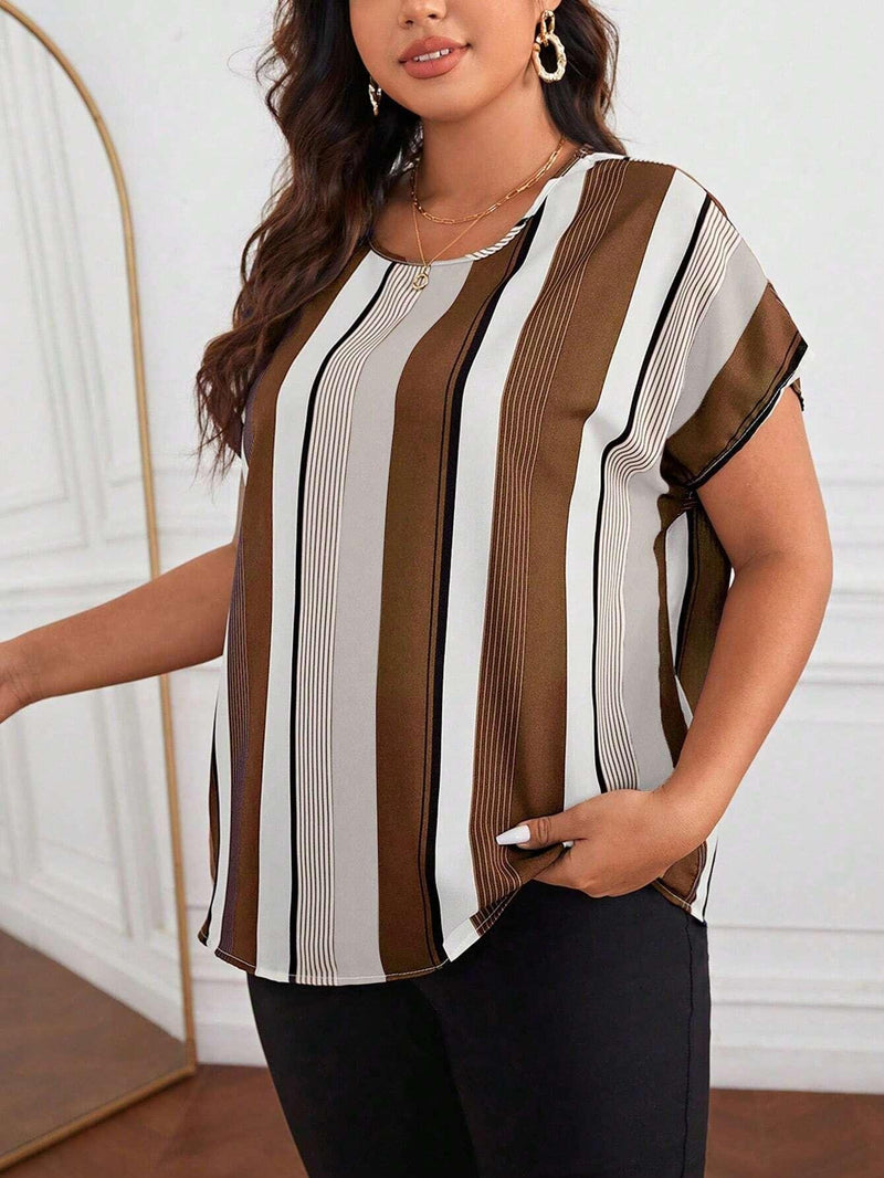 Blusa Listrada Plus Size - tassinitassinitassini(A030)Blusa Listrada MarromGcamisa feminina, blusas plus size feminina, blusas plus size, blusas femininas, blusa social feminina, blusa feminina plus size, blusa branca feminina,