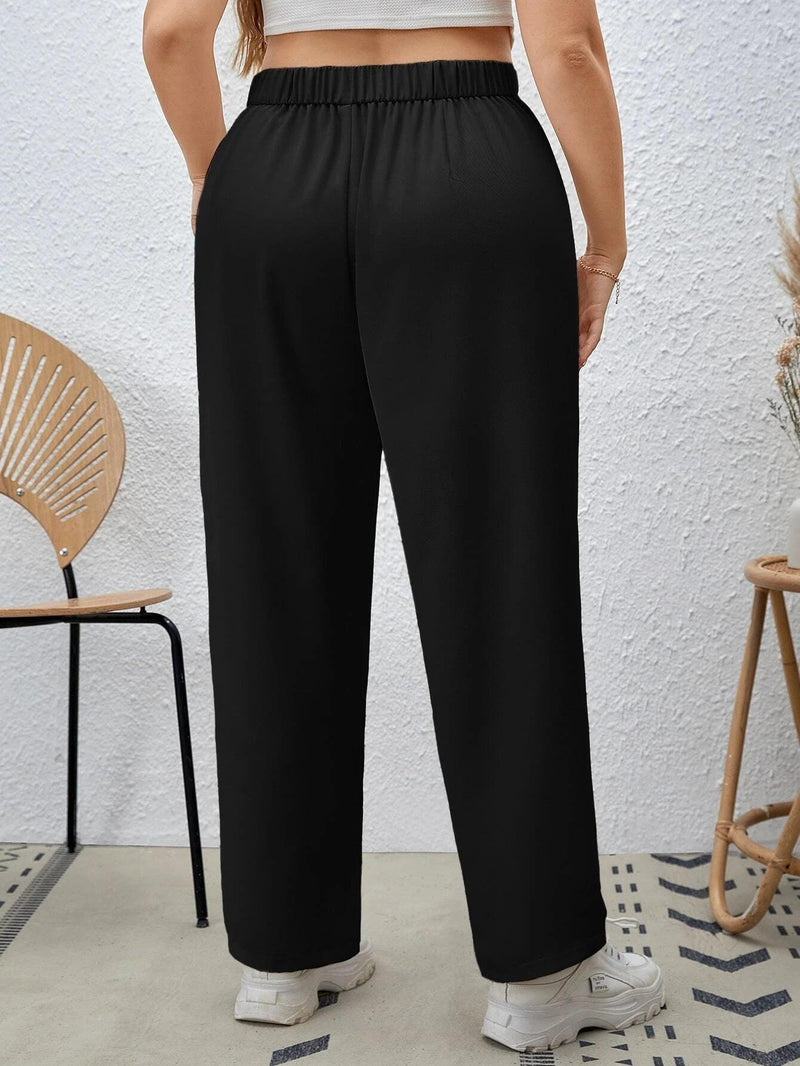 Calça Reta Feminina Plus Size - tassiniSKU_1713757009076_131tassinitassini(A090)1713757009076/48Calça Reta Feminina PretoGcalça social plus size, calça plus size feminina, calça plus size, calça jeans plus size feminina, calça jeans feminina plus size, calça feminina plus size, calça alfaiataria feminina plus size, calca jeans plus size, alfaiataria plus size,