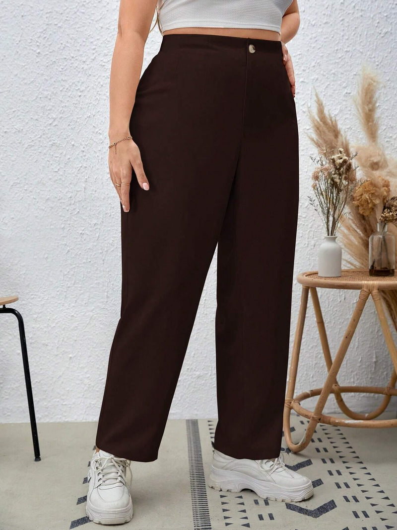 Calça Reta Feminina Plus Size - tassiniSKU_1713757009076_76tassinitassini(A090)1713757009076/296Calça Reta Feminina MarromGcalça social plus size, calça plus size feminina, calça plus size, calça jeans plus size feminina, calça jeans feminina plus size, calça feminina plus size, calça alfaiataria feminina plus size, calca jeans plus size, alfaiataria plus size,