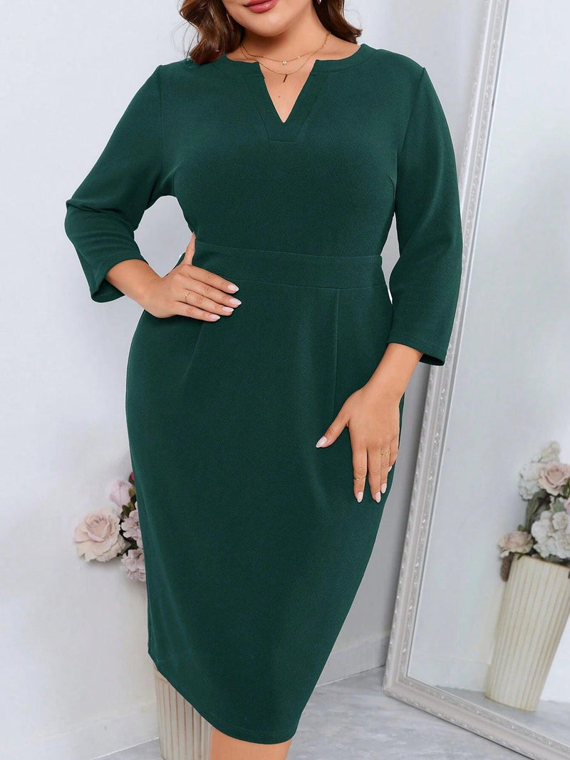 Vestido Com Decote Em V Plus Size - tassiniSKU_1713373970429_360tassinitassini(A071)1713373970429/947Vestido Com Decote Em V Verde EscuroGVestido Com Decote Em V Plus Size