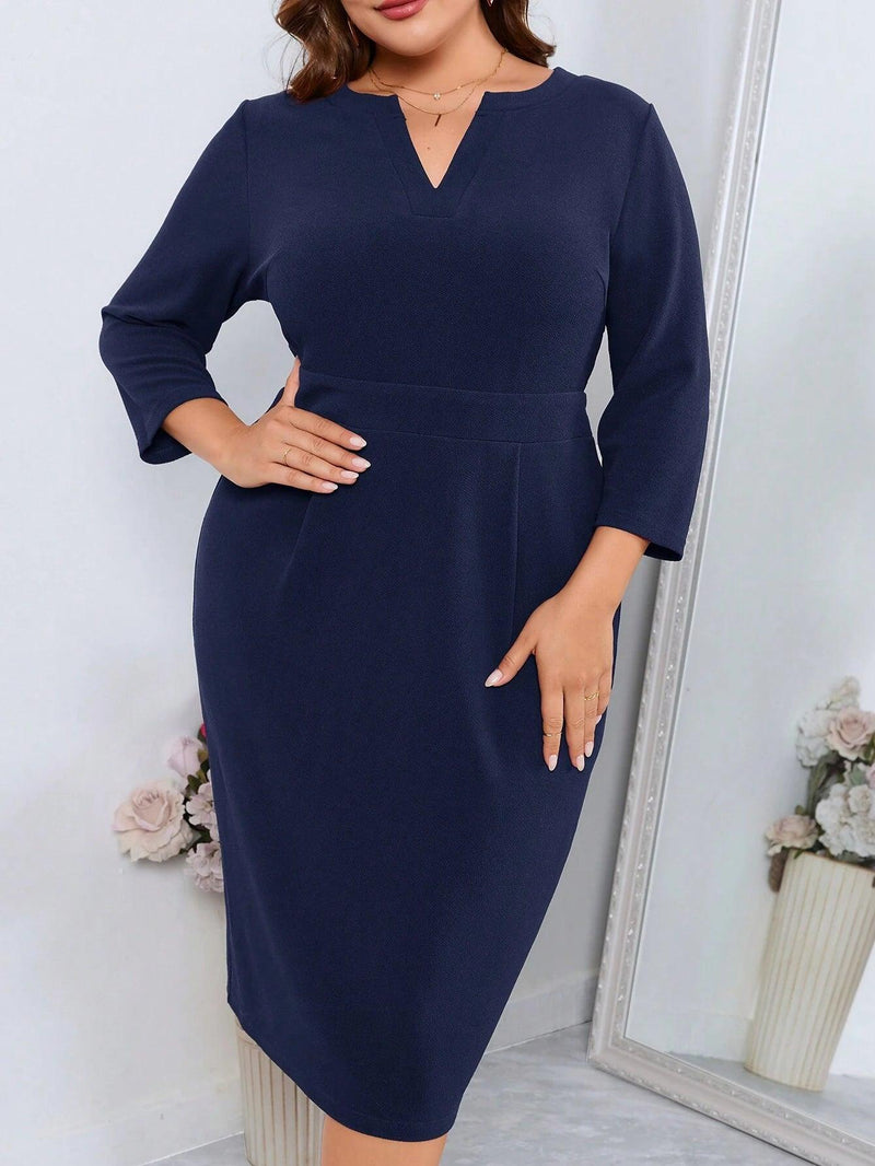 Vestido Com Decote Em V Plus Size - tassiniSKU_1713373970429_715tassinitassini(A071)1713373970429/90Vestido Com Decote Em V Azul MarinhoGVestido Com Decote Em V Plus Size