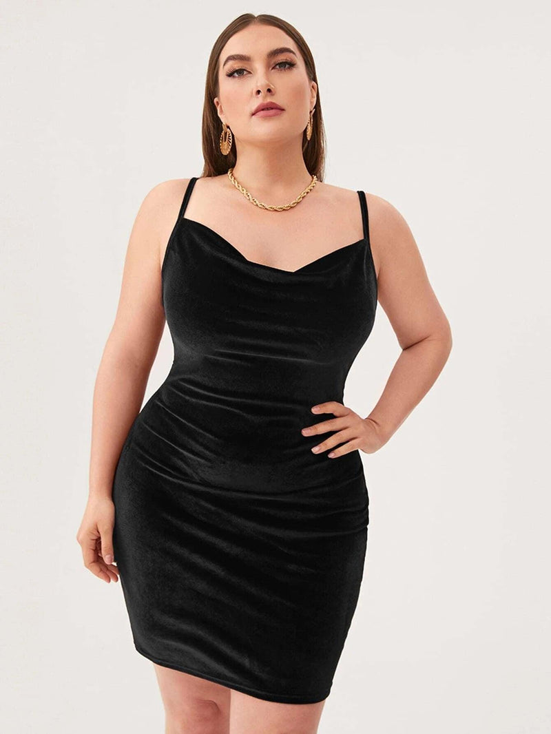 Vestido Curto Aveludado Plus Size - tassiniSKU_1713324270856_646tassinitassini(A052)1713324270856/461Vestido Curto Aveludado VinhoGVestido Curto Aveludado Plus Size