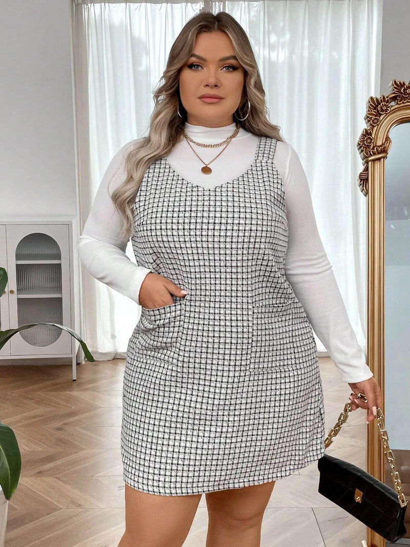 Vestido De Tricô Solto Xadrez Plus Feminino - tassinitassinitassiniG vestidos plus size para o dia a dia, vestidos plus size, vestido social plus size, vestido preto plus size, vestido plus size soltinho, vestido plus size midi, vestido plus size longo, vestido midi plus size, moda festa plus size,