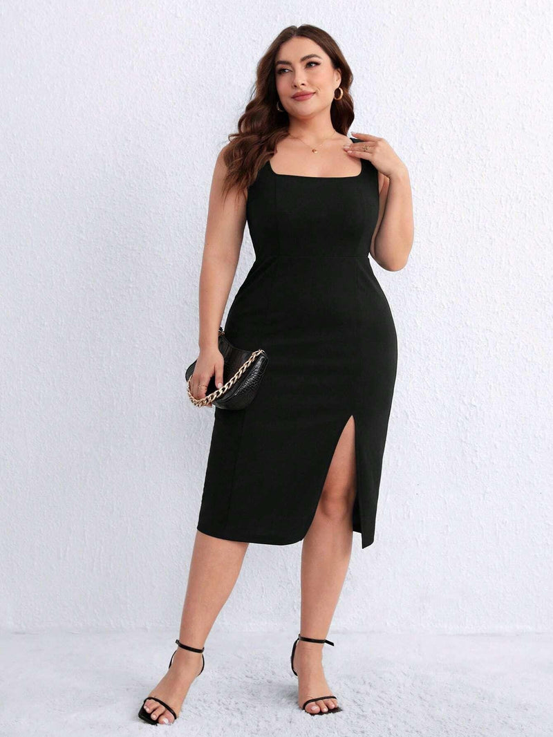 Vestido Midi Com Fenda Lateral Plus Size - tassiniSKU_1713791767711_154tassinitassini(A051)1713791767711/112Vestido Midi Com Fenda Lateral PretoGvestidos plus size para o dia a dia, vestidos plus size, vestido social plus size, vestido preto plus size, vestido plus size soltinho, vestido plus size midi, vestido plus size longo, vestido midi plus size, moda festa plus siz,